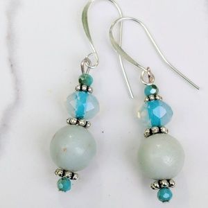 CLEARANCE💕Aqua blue Agate and Crystal earrings